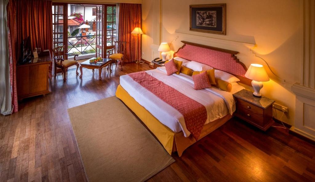 هتل ماهاولی ریچ کندی